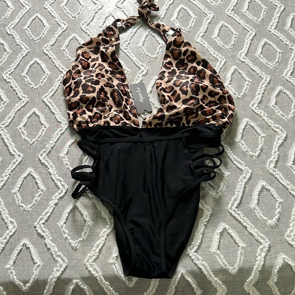 aqua eve Other - NWT Aqua Eve leopard and black bathing suit medium. A242